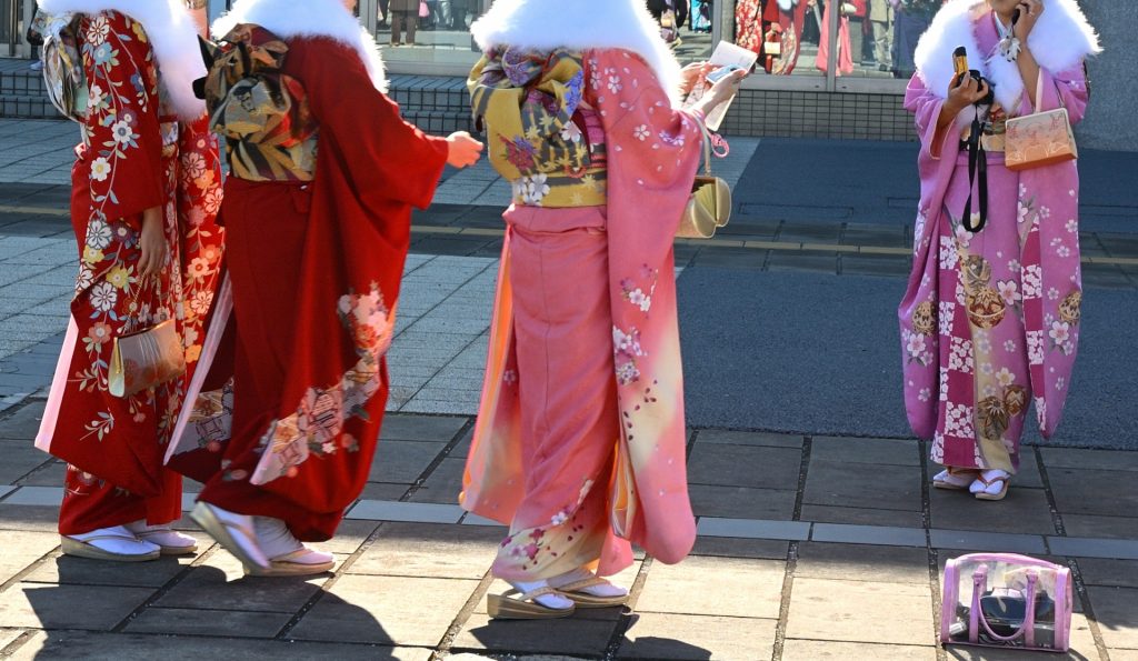 振袖を着るには、まずどうすればいいの？